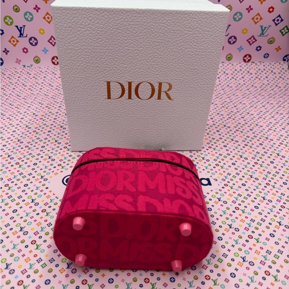 💖🔥 Rare Dior Beauty Mini Bag – Glow Up Edition 🔥💖 - Picture 3 of 10